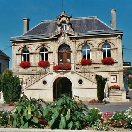 Ferienwohnung Au Coeur De Bruyeres Exterior foto